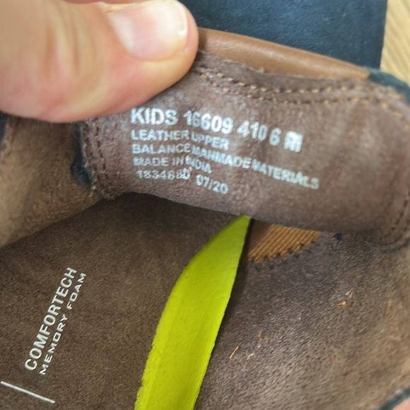 NWT suede shoes - Picture 4 of 4